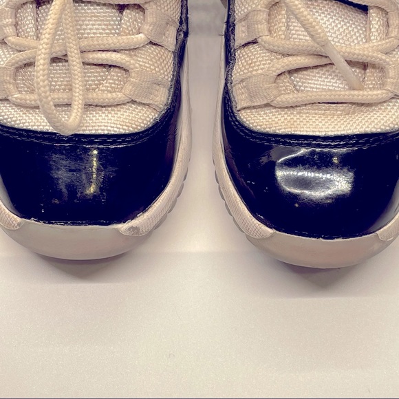 Nike Air Jordan Retro 11 XI Concord 201& SZ 11 Child White Black Collectors Rare - Picture 4 of 7